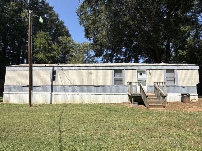 Building Photo - T.R. Lawing Realty Property