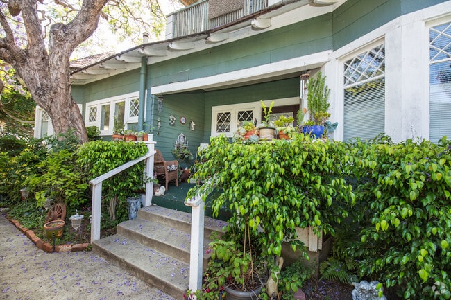 Building Photo - 1815 10th St Rental