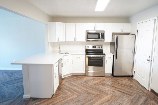 Building Photo - Highwood Village Rental