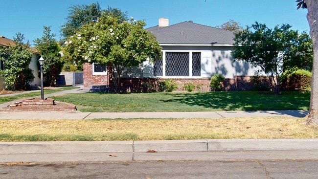 Building Photo - 1481 N Adoline Ave Rental