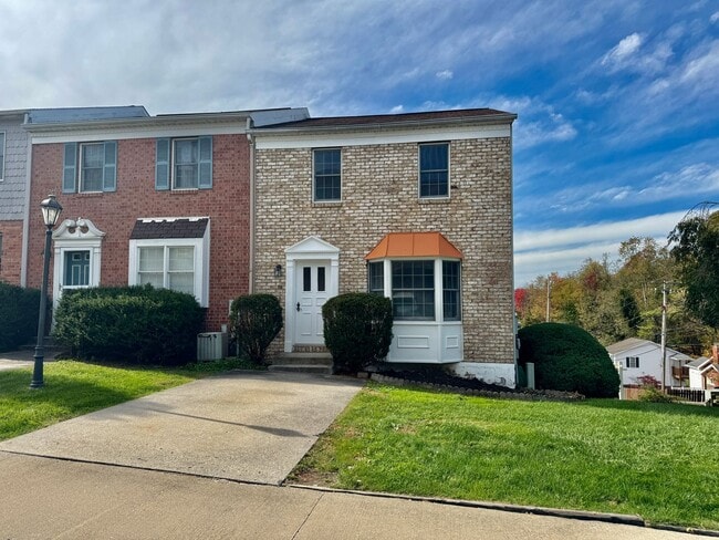 Building Photo - 3 bed/2.5 bath Townhouse near Med Center a...