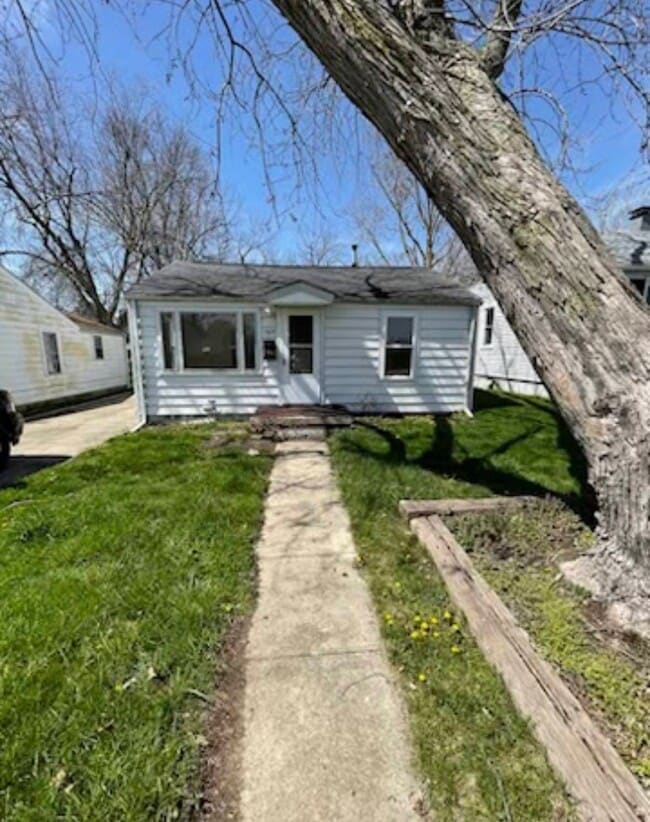 Building Photo - 1017 N Taylor Ave