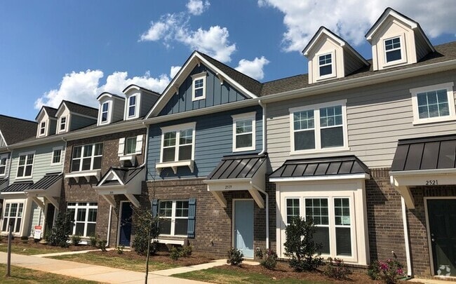 Building Photo - 3 Bedroom Townhome Bonterra Village AVAILA...