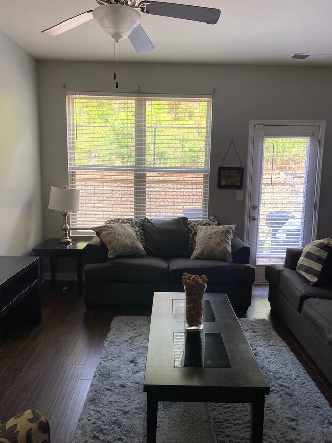 common area - 5914 Cassie Dr