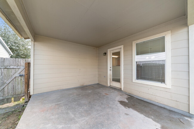 Photo - 311 Remington Creek Dr