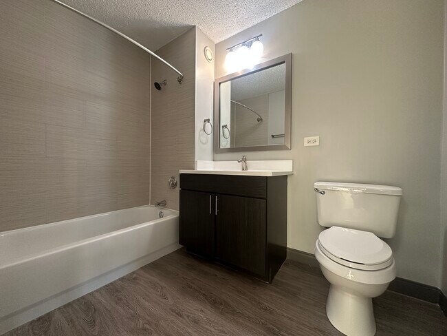 Photo - 180 N Jefferson St Unit 1709