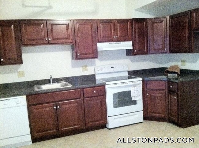 Building Photo - 1258 Commonwealth Ave