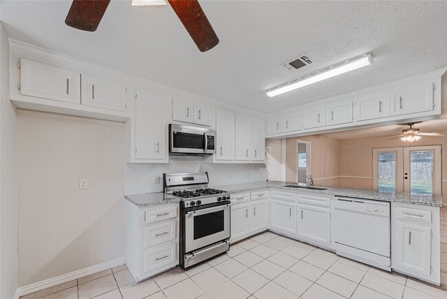 Photo - 2021 Kingsdale Dr