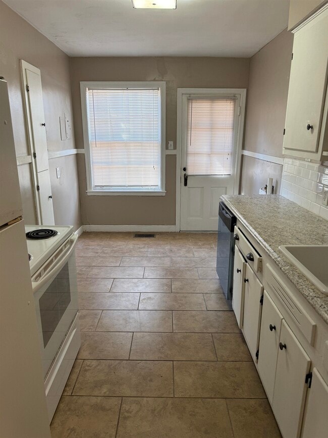 Photo - 2020 Courtland Pl