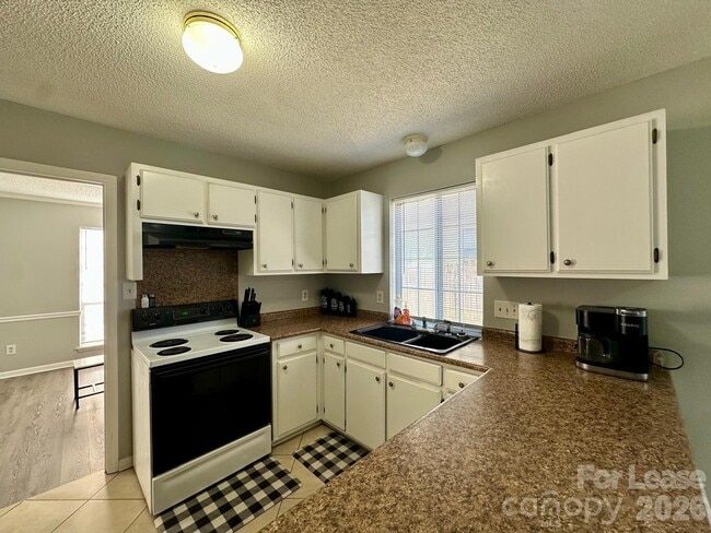 Photo - 9501 Pondside Ln
