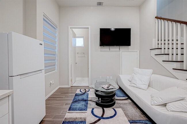 Photo - 5722 Cullen Blvd Unit A