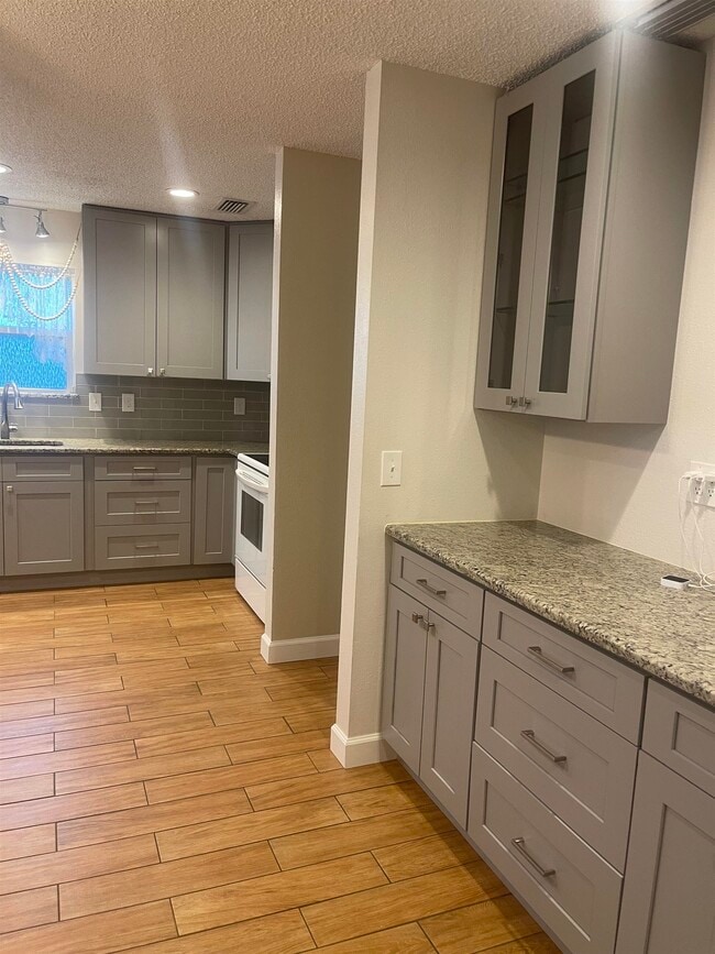 Photo - 2928 Del Rio Dr