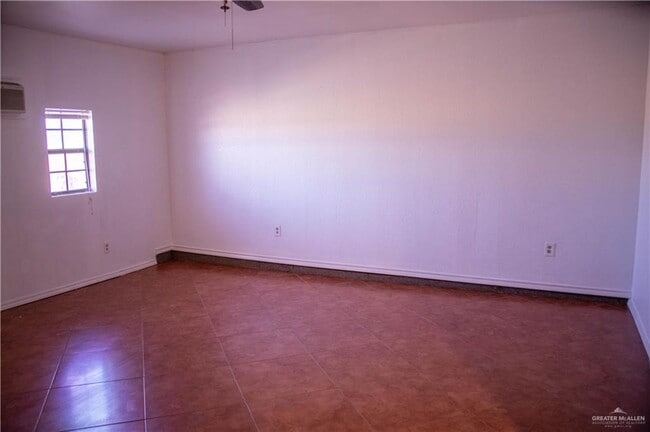 Photo - 18 S 41st St