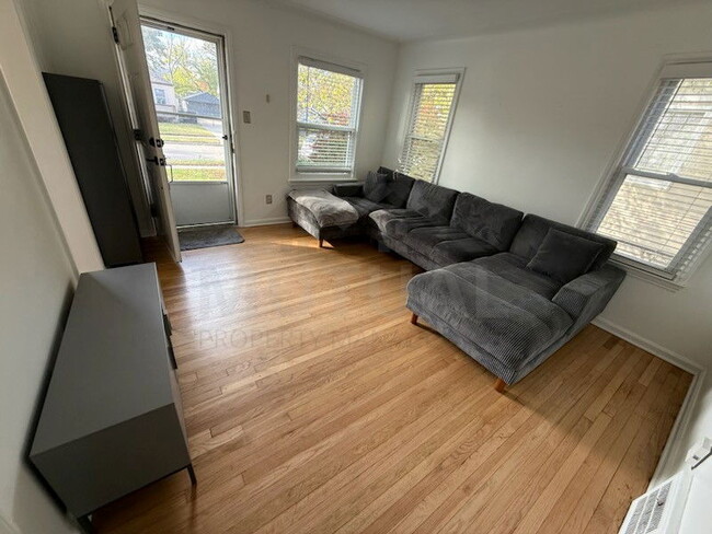 Photo - 774 Gardendale St