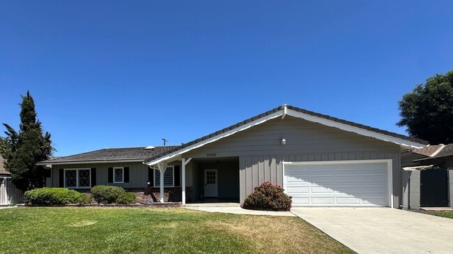Building Photo - Garden Grove Ranch-Style Home