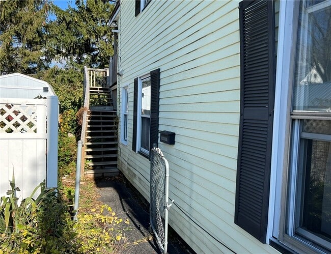 Photo - 404 Perry St