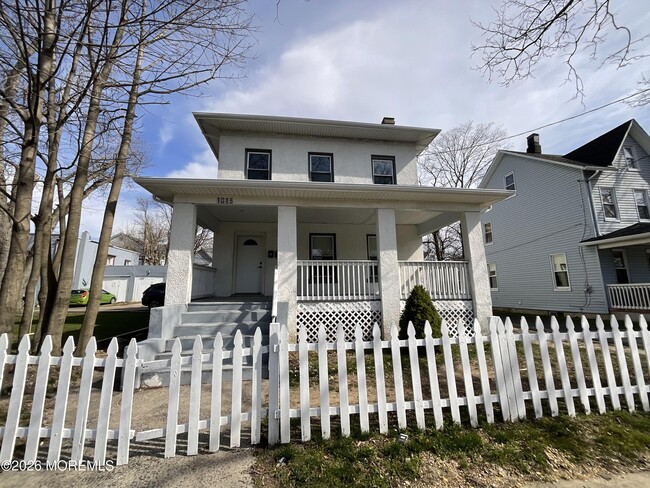 Building Photo - 1015 Mattison Ave