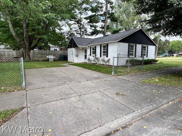 Photo - 624 Montrose Ave