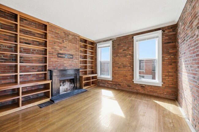 Photo - 114 E Beck St