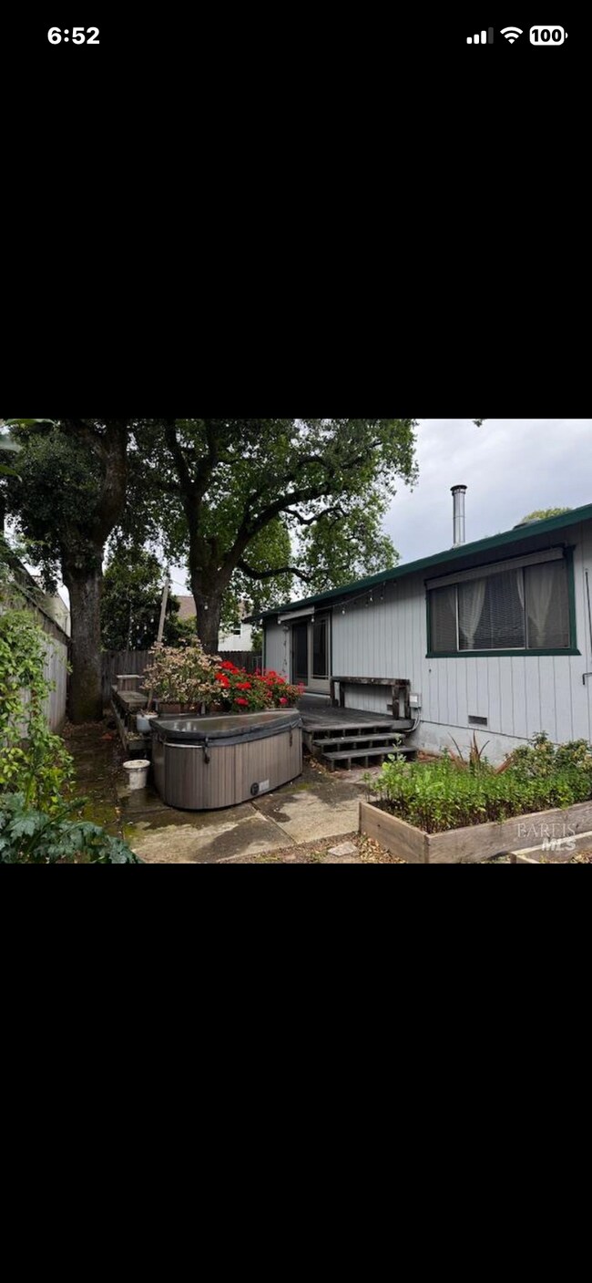 Photo - 424 Mason St
