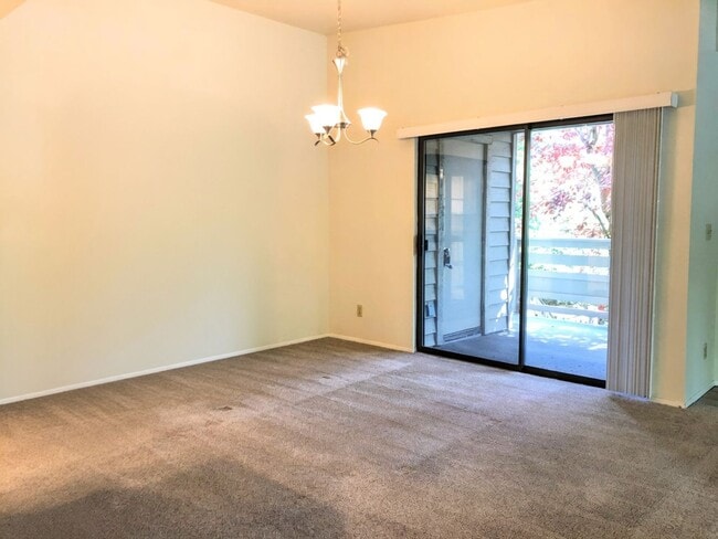 Photo - Spacious 2db, 2ba Condo Downtown Bellevue in Tranquil Setting Unit 2