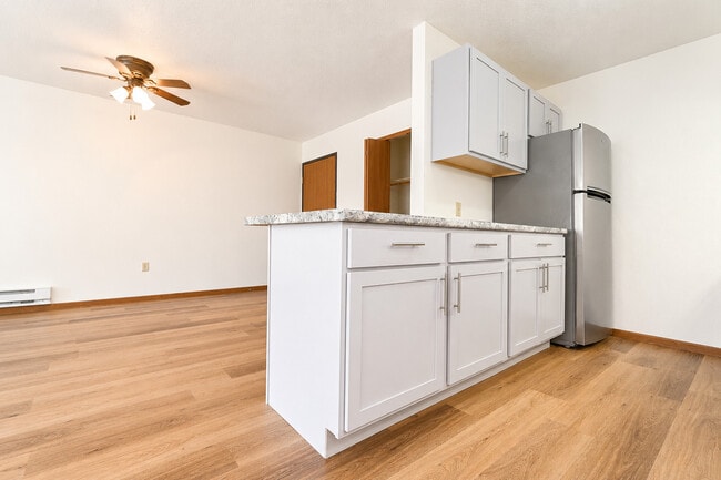 Photo - Murdock Apartments