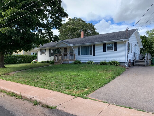 Photo - 331 Hawthorne Ave