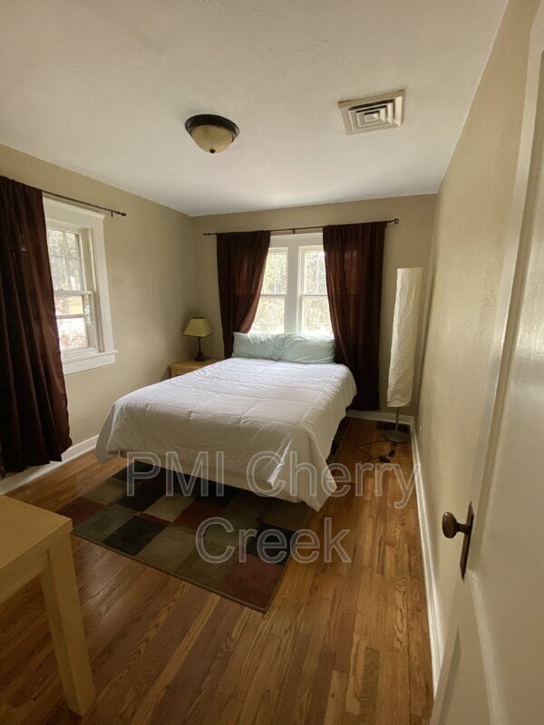 Photo - 3195 Fenton St