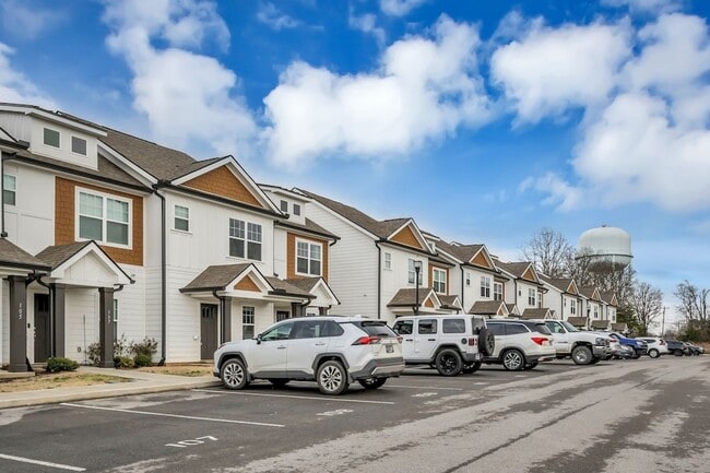 Photo - 203 E Frg Ct