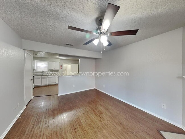 Photo - 648 S Rogers Rd