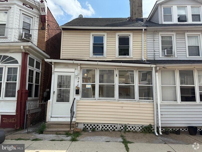 Building Photo - 340 Middlesex St Rental