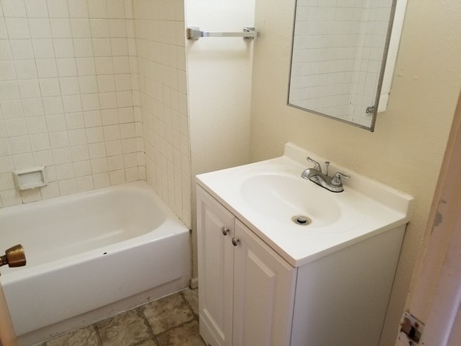 Photo - 421 2nd Ave E Apartamentos Unidad 37