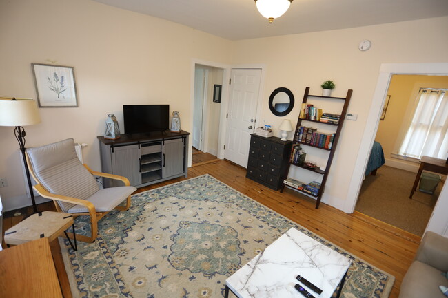 Photo - 29 Ascutney St Apartments Unit 2