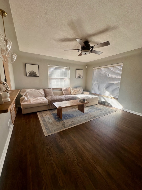 Photo - 1694 Willow St