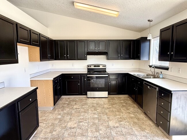 Photo - 1001 W Loon St