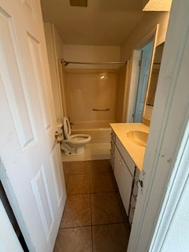 Photo - 3 bedroom, 2 bath with huge den or bonus room