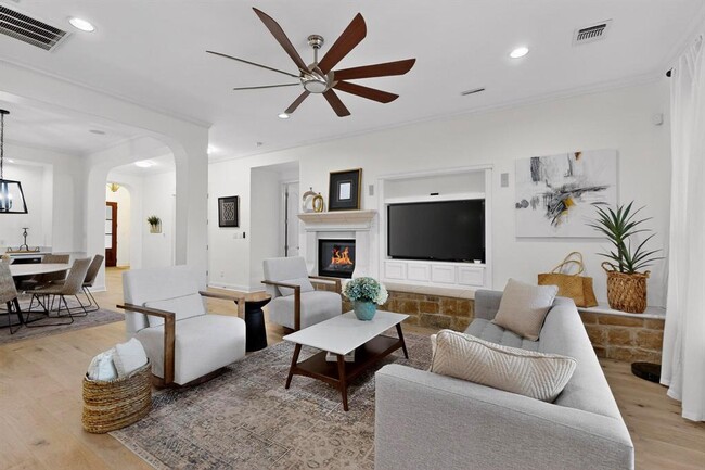 Photo - 102 Kildrummy Ln