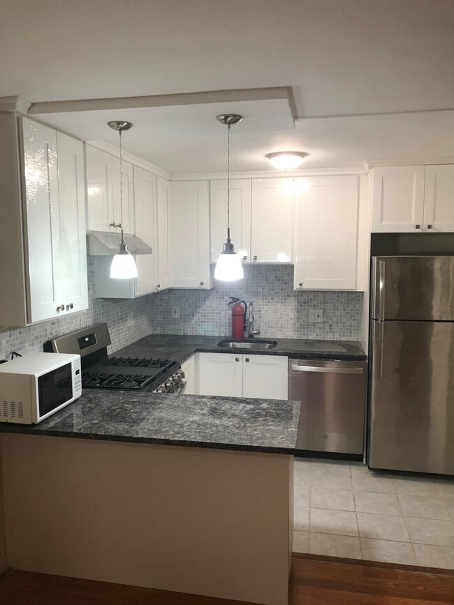 Building Photo - 2401 H St NW Unit 201 Rental