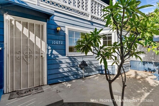 Building Photo - 10672 Bell St Rental