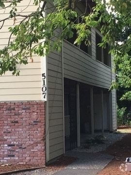 Building Photo - 5107 SE Bybee Blvd Unit 1 Rental
