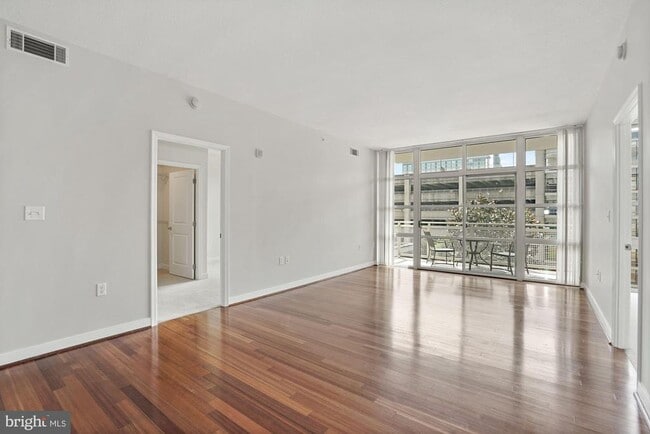 Photo - 157 Fleet St Unit 303