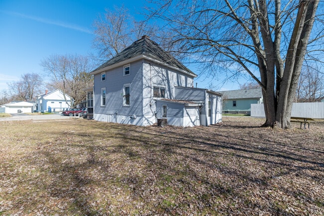 Photo - 1827 Gilbert St