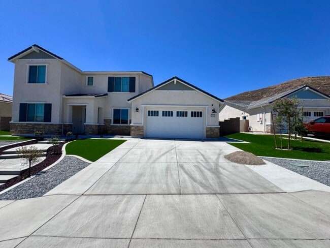 Spacious 5BD/3BA Home with Loft, Solar & B... - Spacious 5BD/3BA Home with Loft, Solar & B...