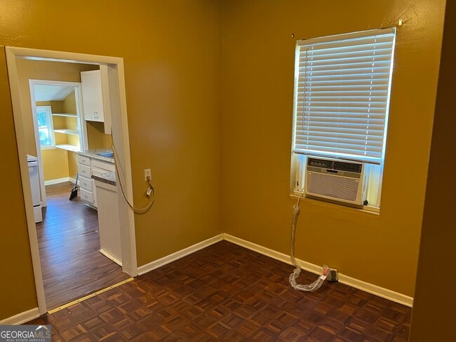 Photo - 2011 Albany St