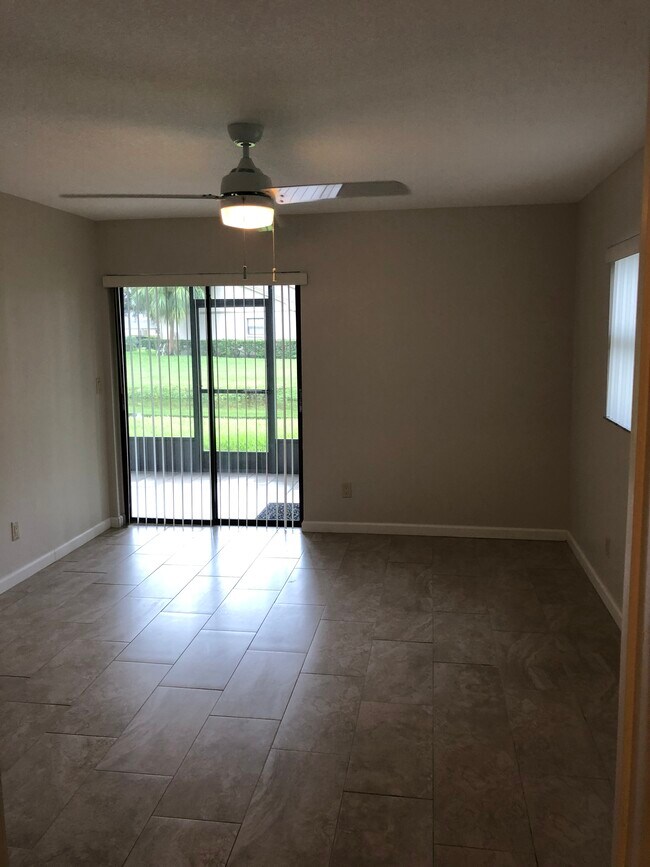 Photo - 60 Joanne Pl