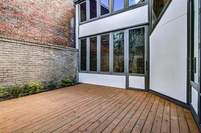 Photo - 1942 Indiana St