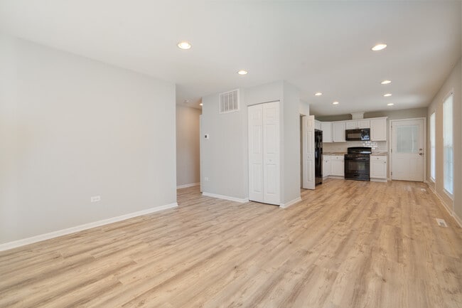 Photo - 6 E Briarwood Dr