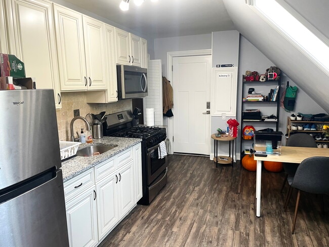 Photo - 2824 N Ridgeway Ave Unit 3