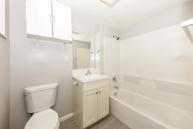 Photo - 227 S Louise Pl