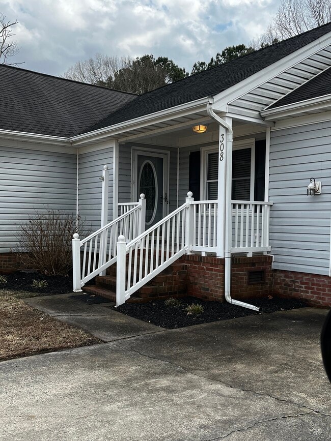 Photo - 308 Rose Dr